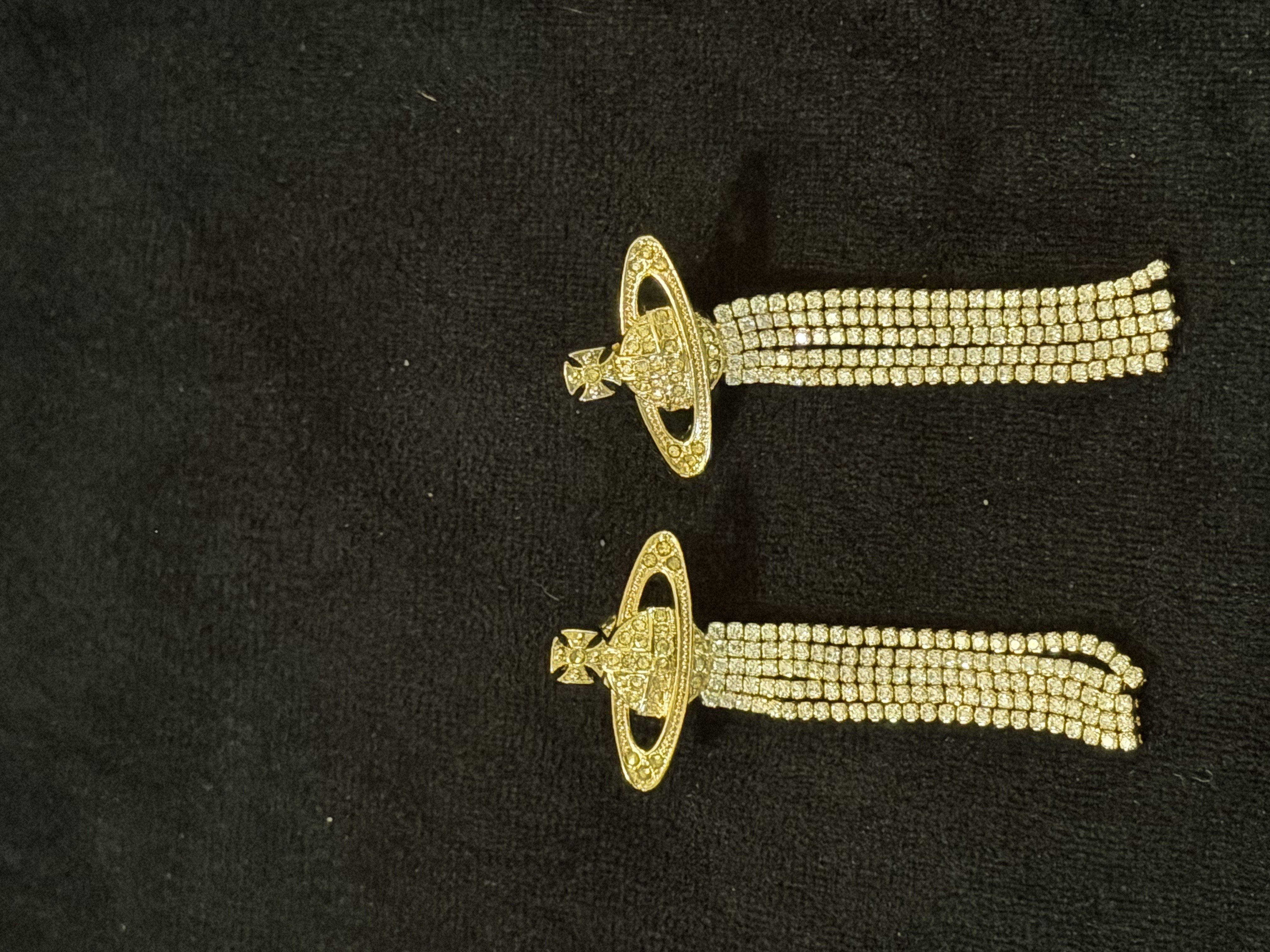 Pendientes de orb de borla de cristal de Vivienne Westwood Declaración de oro Y2K 2