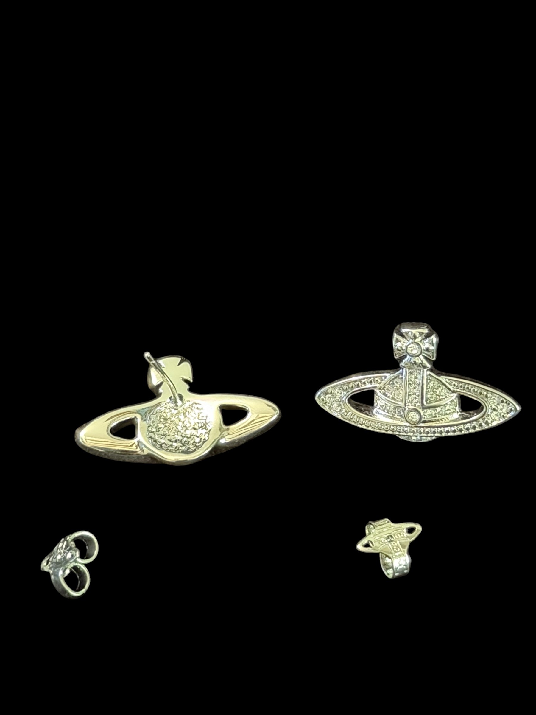 Vivienne Westwood Pendientes de orbe de plata y 2K 2