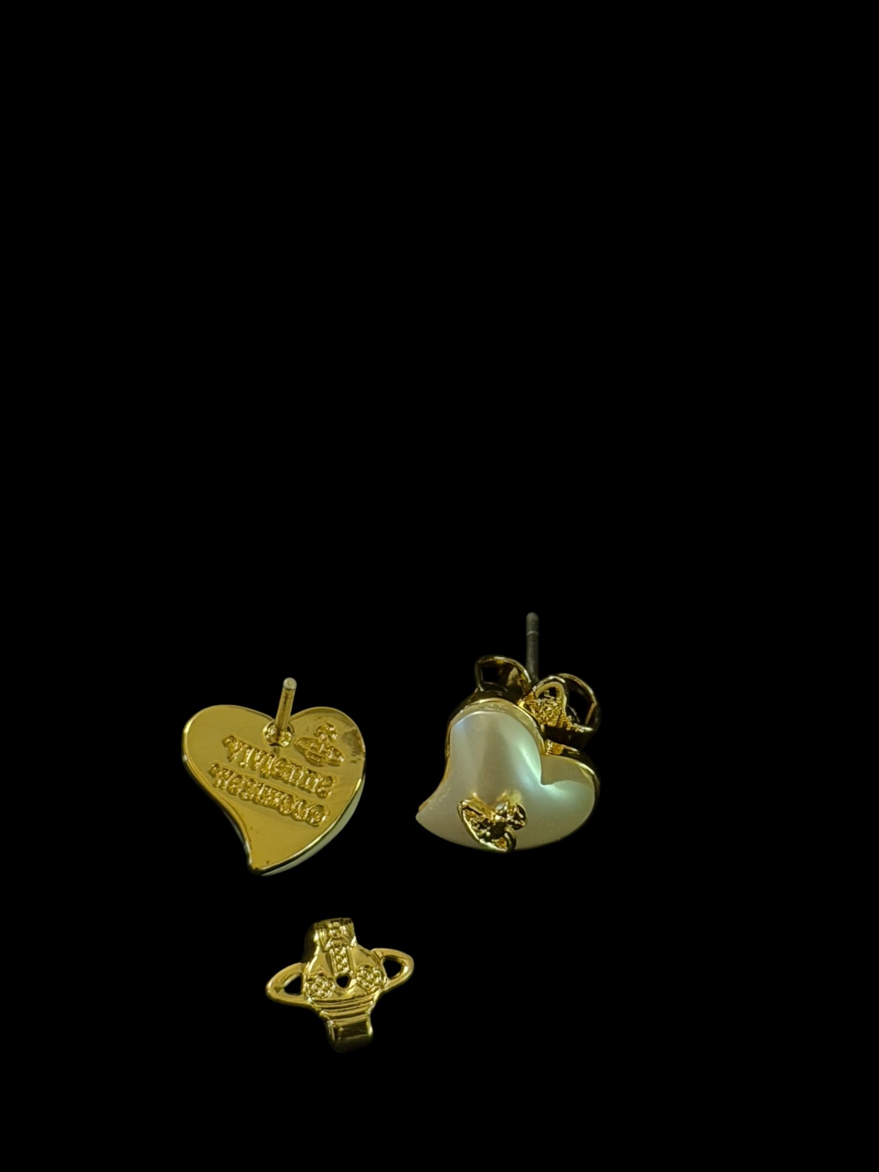 Pendientes de aro de corazón verde de Vivienne Westwood Orbe Oro Y2K 3