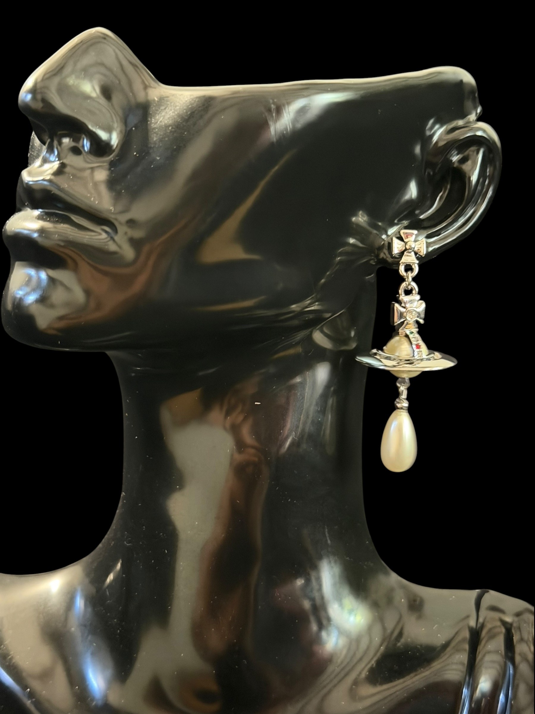 Vivienne Westwood Pearl Orb Drop Earrings Silver Crystal Luxury 2