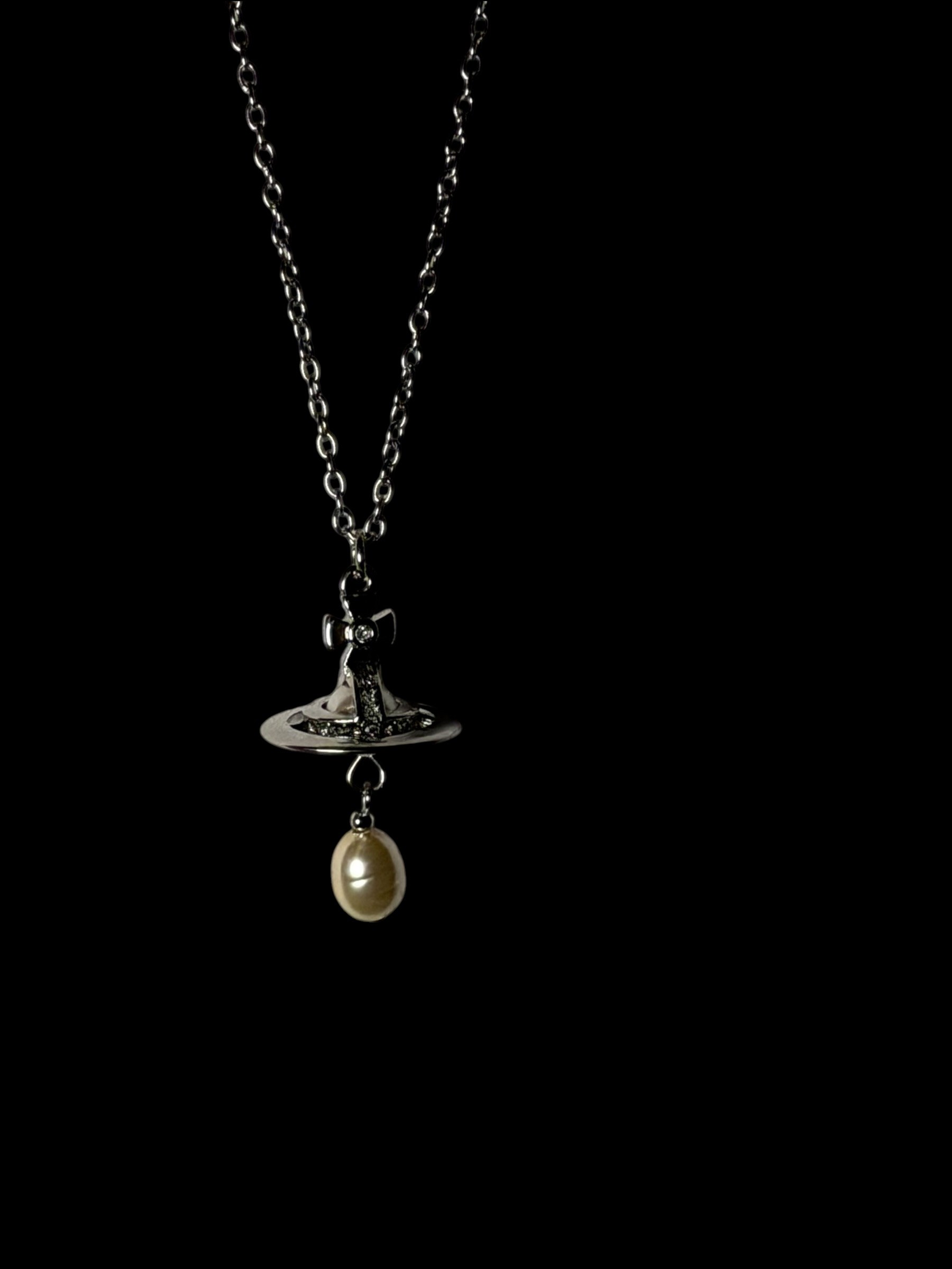Vivienne Westwood Pearl Orb Necklace Silver Crystal Pendant Y2