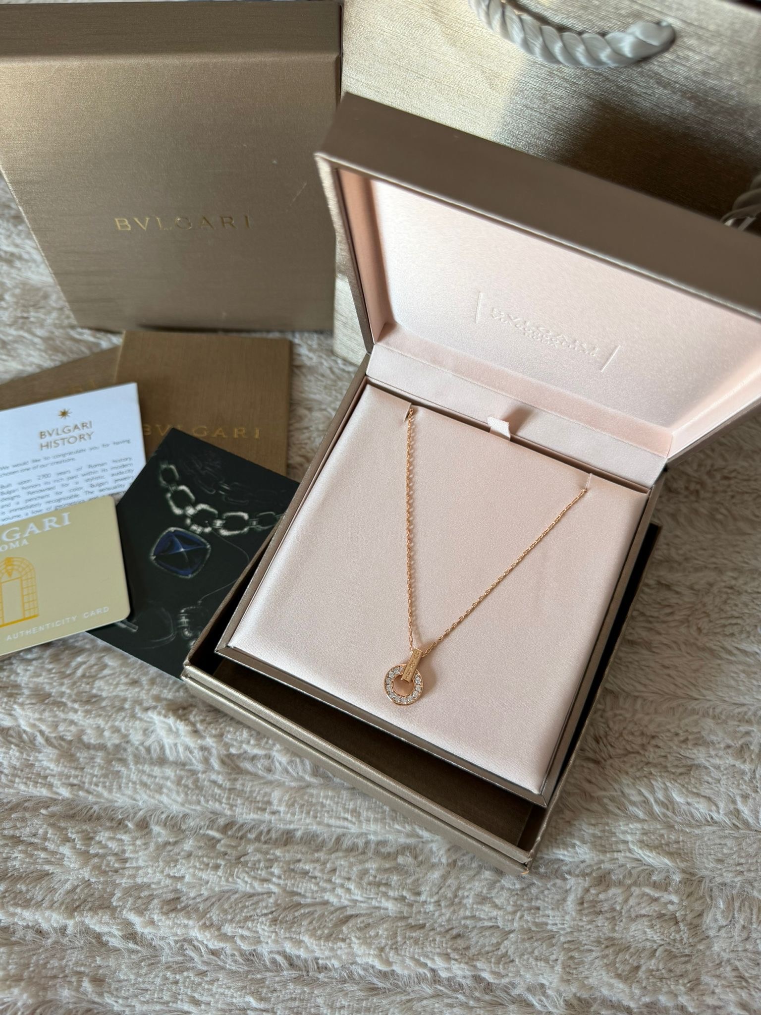 Collier bvlgari doré