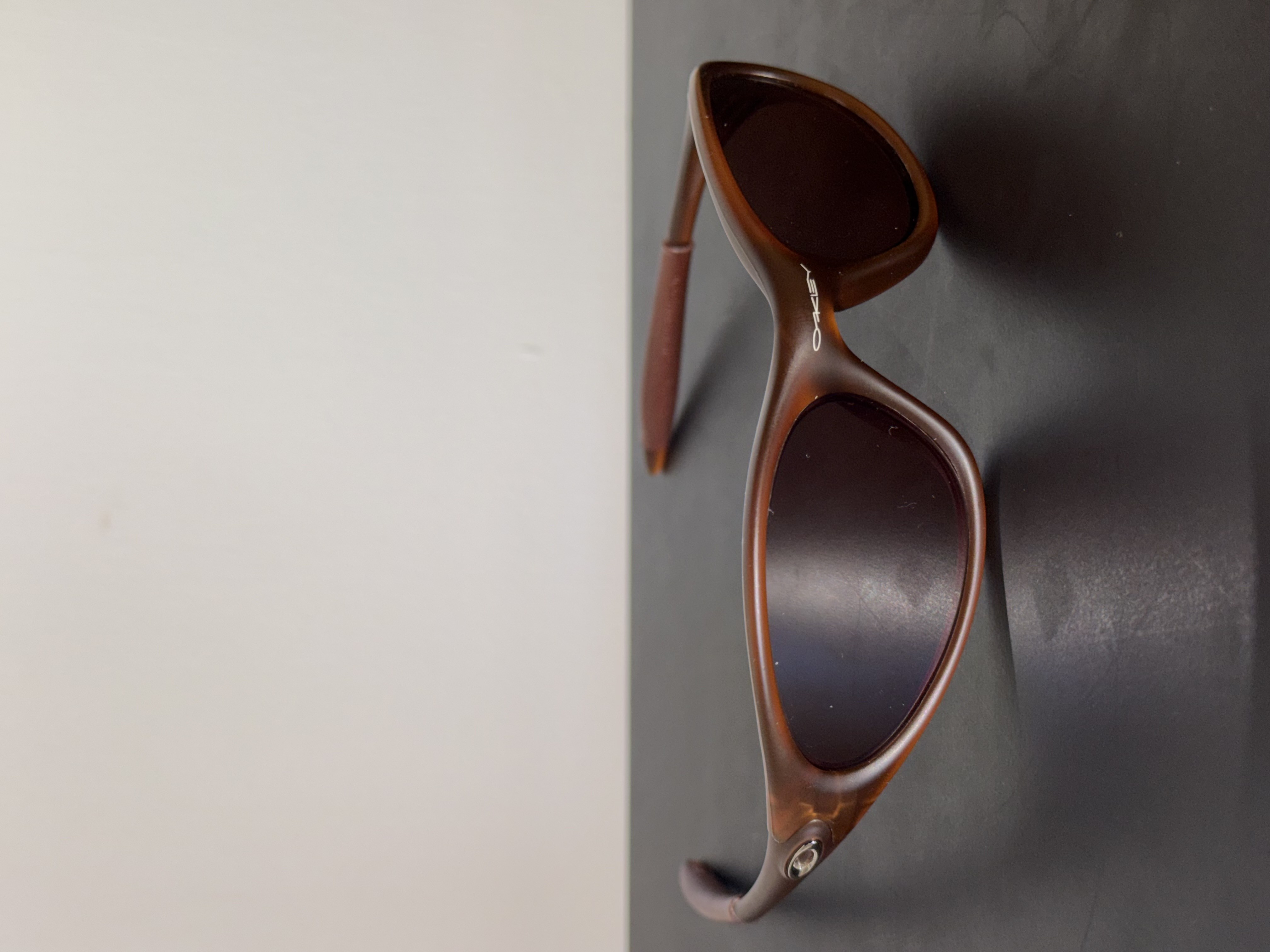 Oakley Minute Brown Wrap Y2K Sunglasses Vintage 6