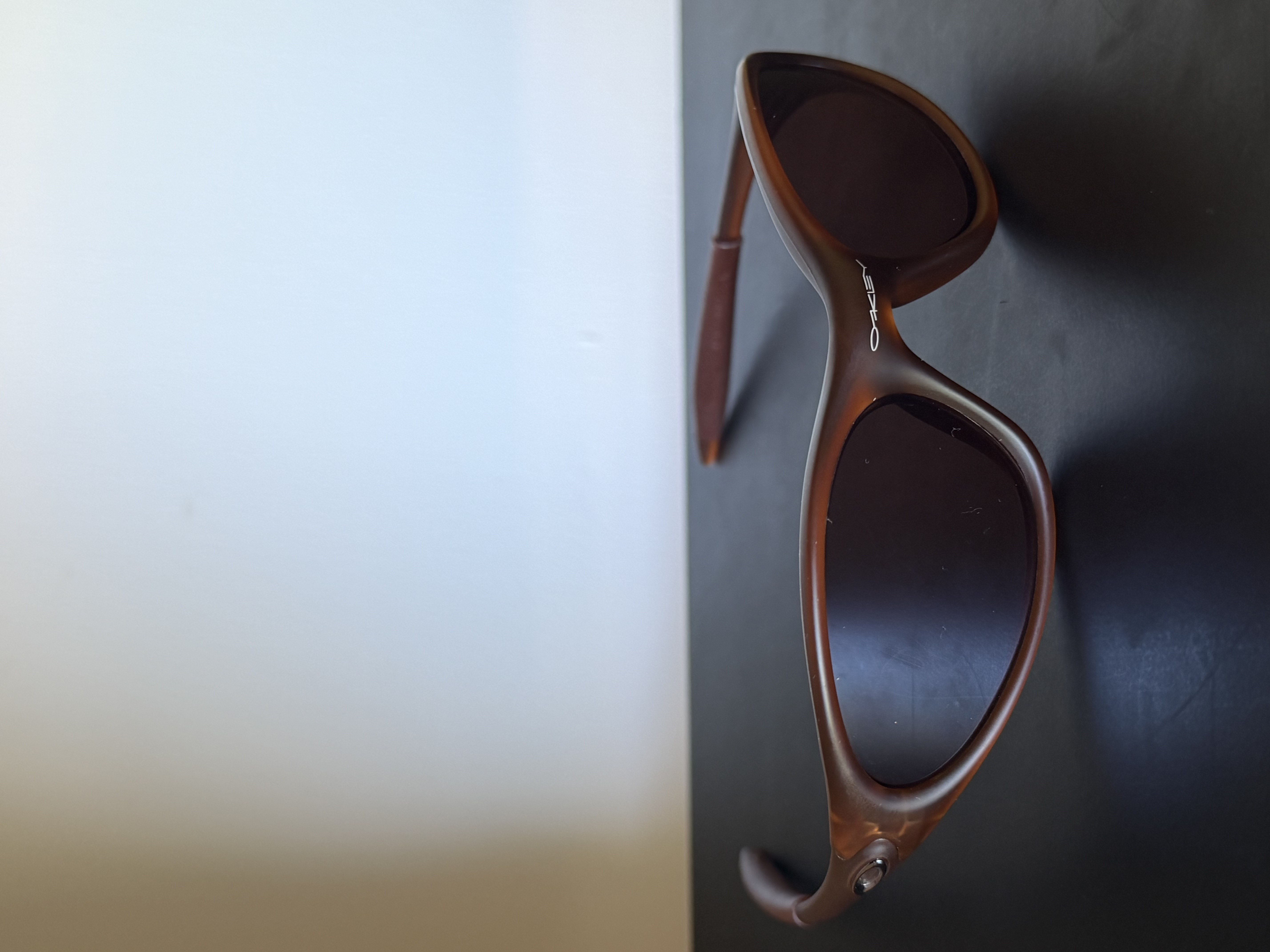 Oakley Minute Brown Wrap Y2K Sunglasses Vintage