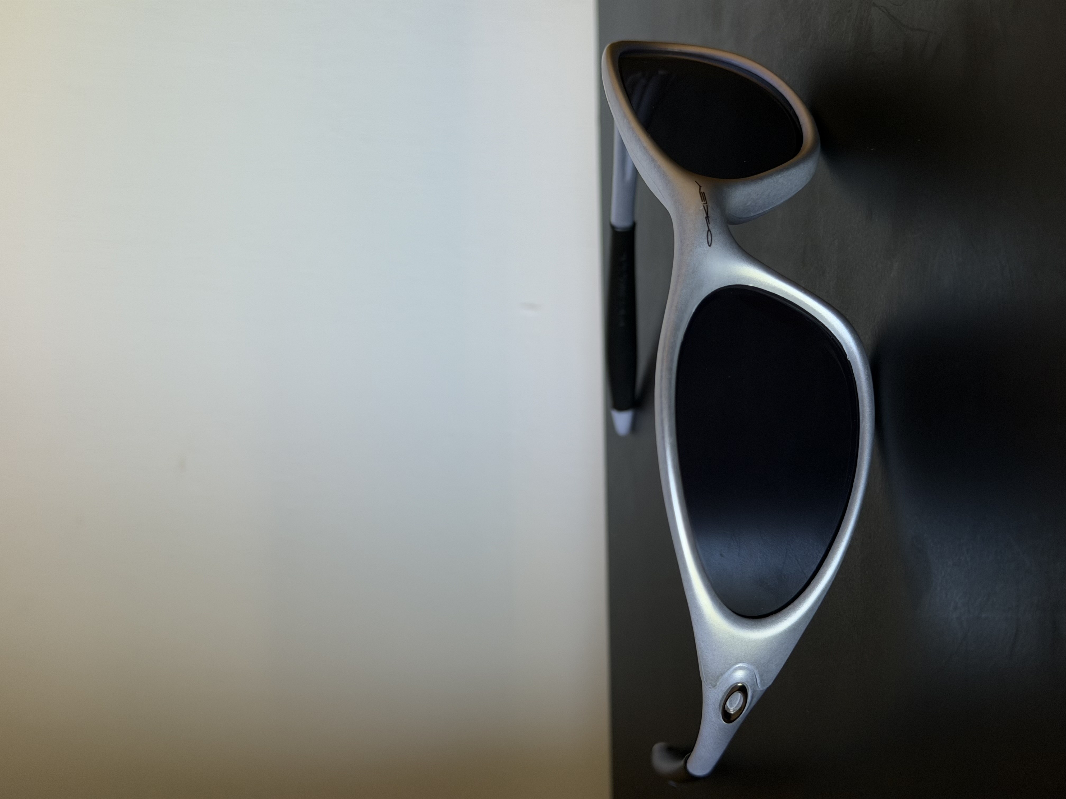 Oakley Minute Silver Black Y2K Sunglasses Vintage