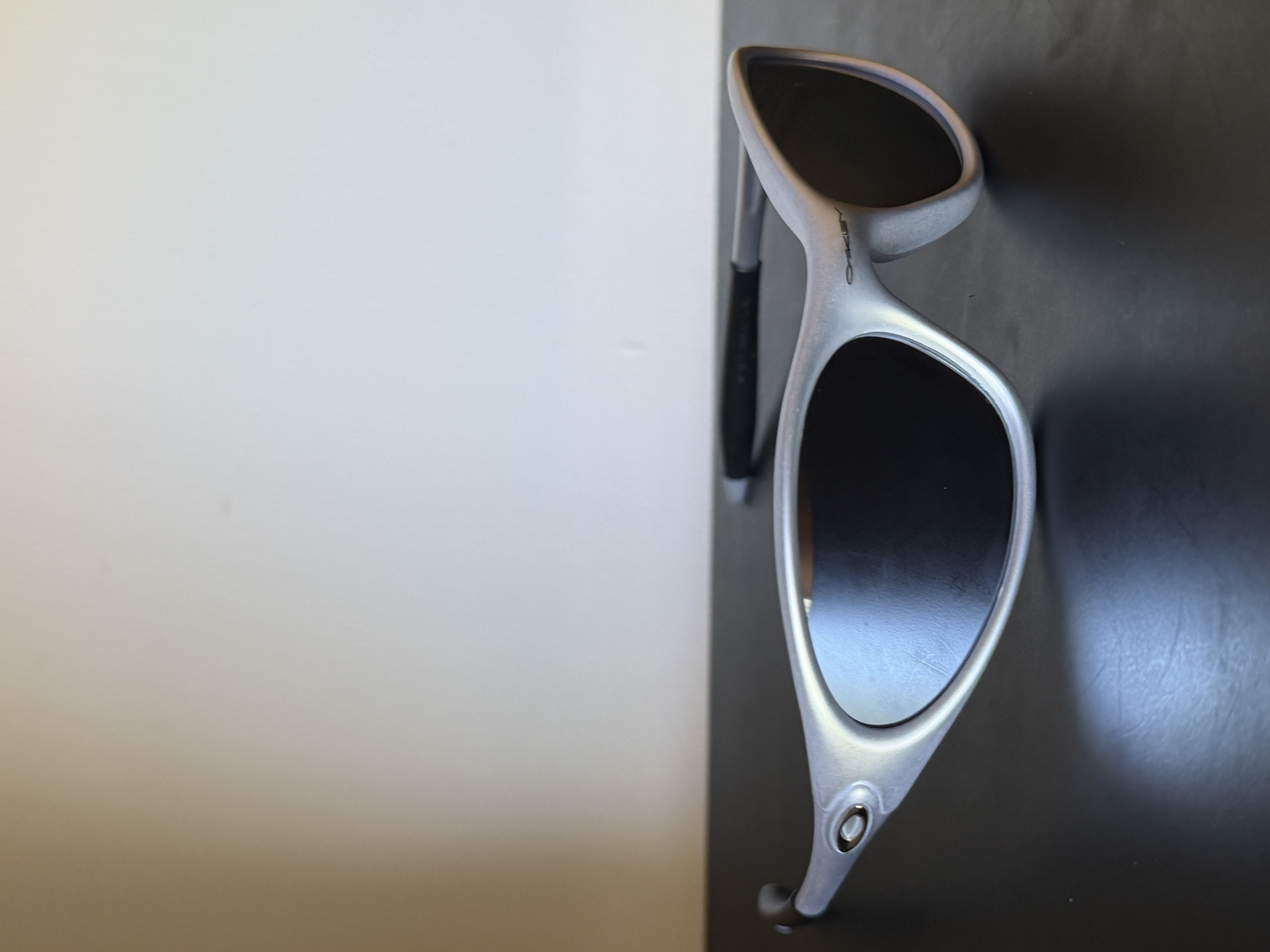 Oakley Minute Silver Black Y2K Sunglasses Rare Vintage