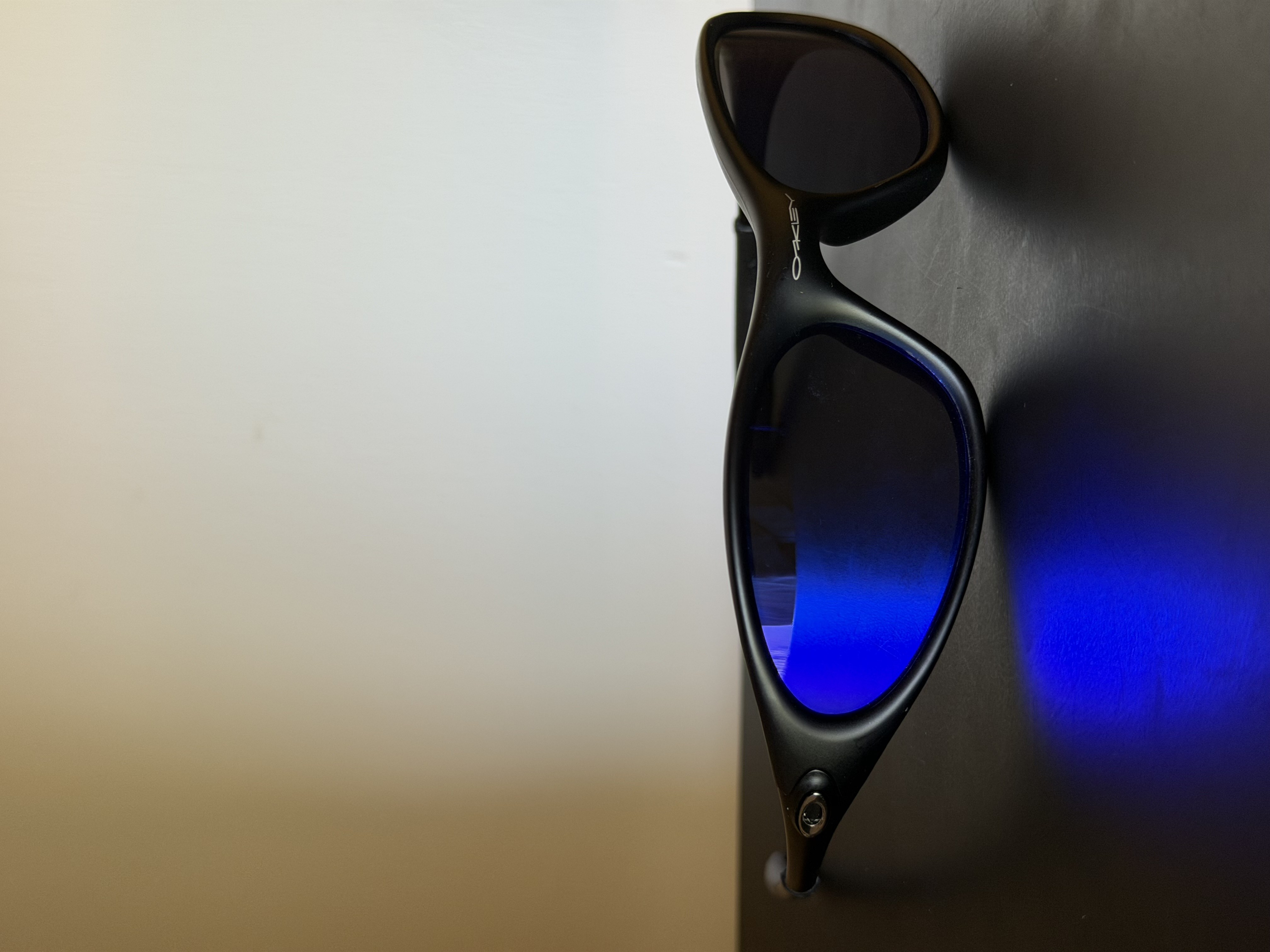 Oakley Minute Black Blue Iridium Y2K Sunglasses Vintage 3