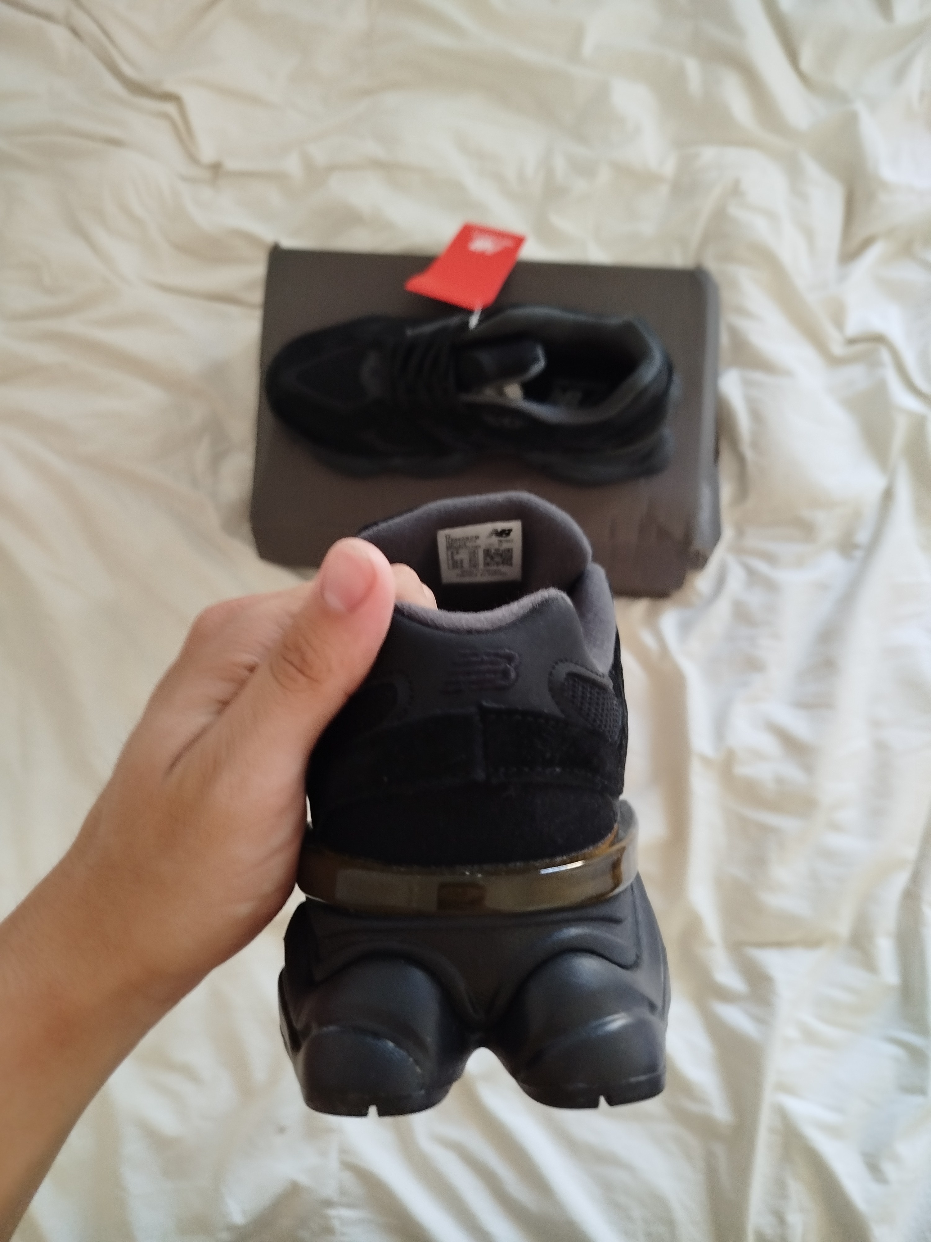 New Balance 9060 Triple Black Size 39'5 2